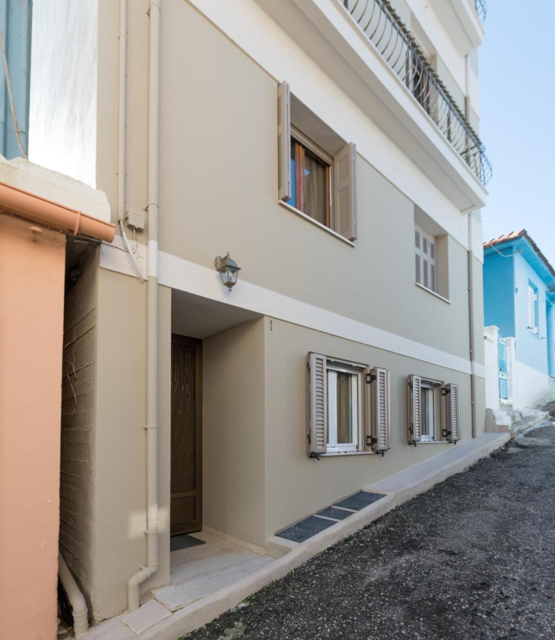 V. P. Place. Argostoli  Eksteriør billede